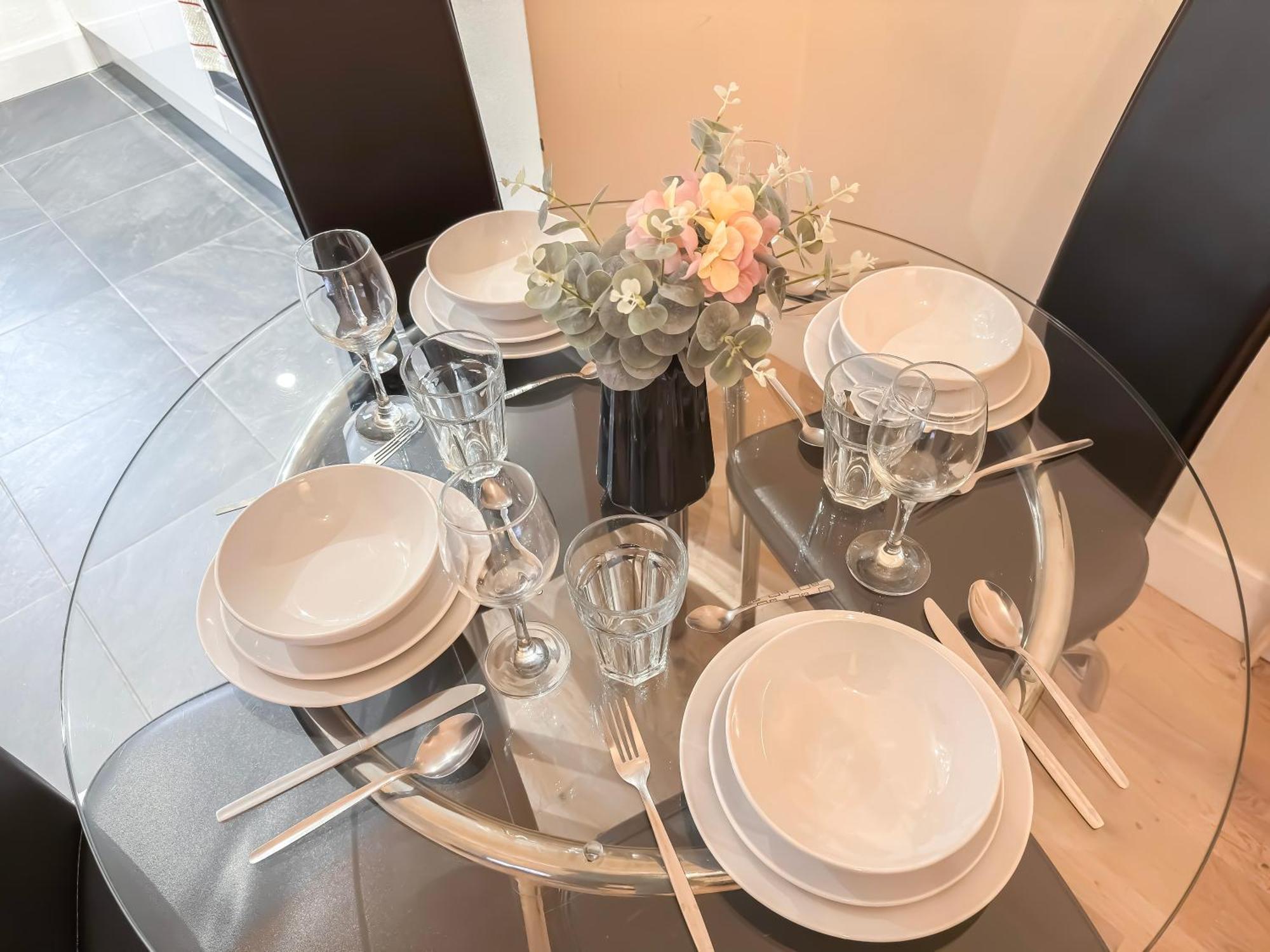 1-Bedroom Flat With Small Garden & Paid Parking In Finsbury Park, Highbury London Bagian luar foto