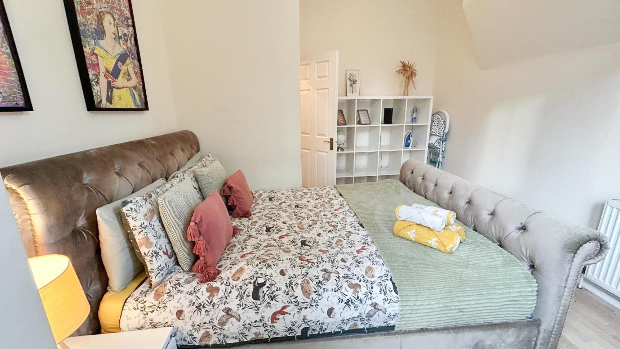 1-Bedroom Flat With Small Garden & Paid Parking In Finsbury Park, Highbury London Bagian luar foto
