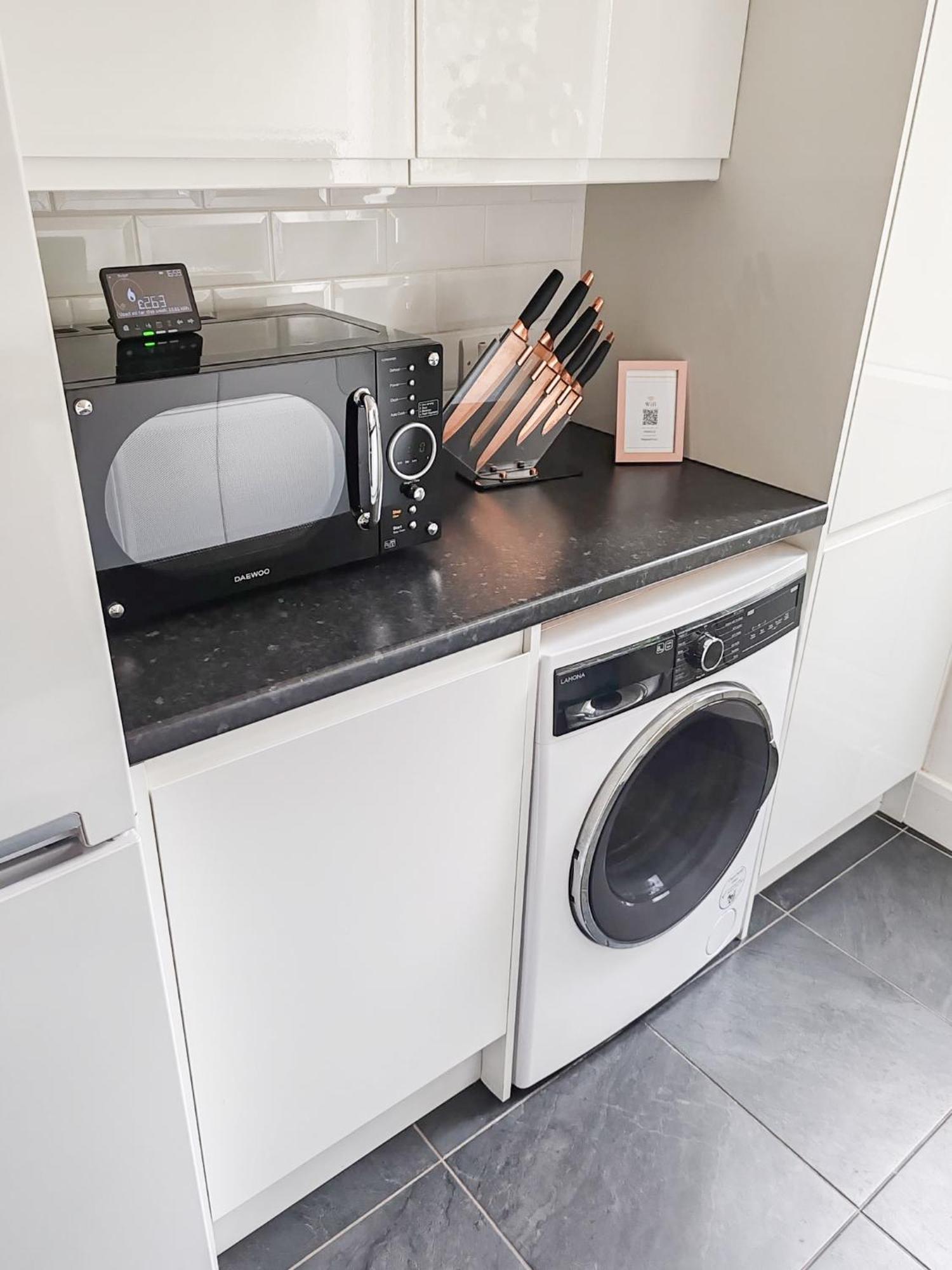 1-Bedroom Flat With Small Garden & Paid Parking In Finsbury Park, Highbury London Bagian luar foto